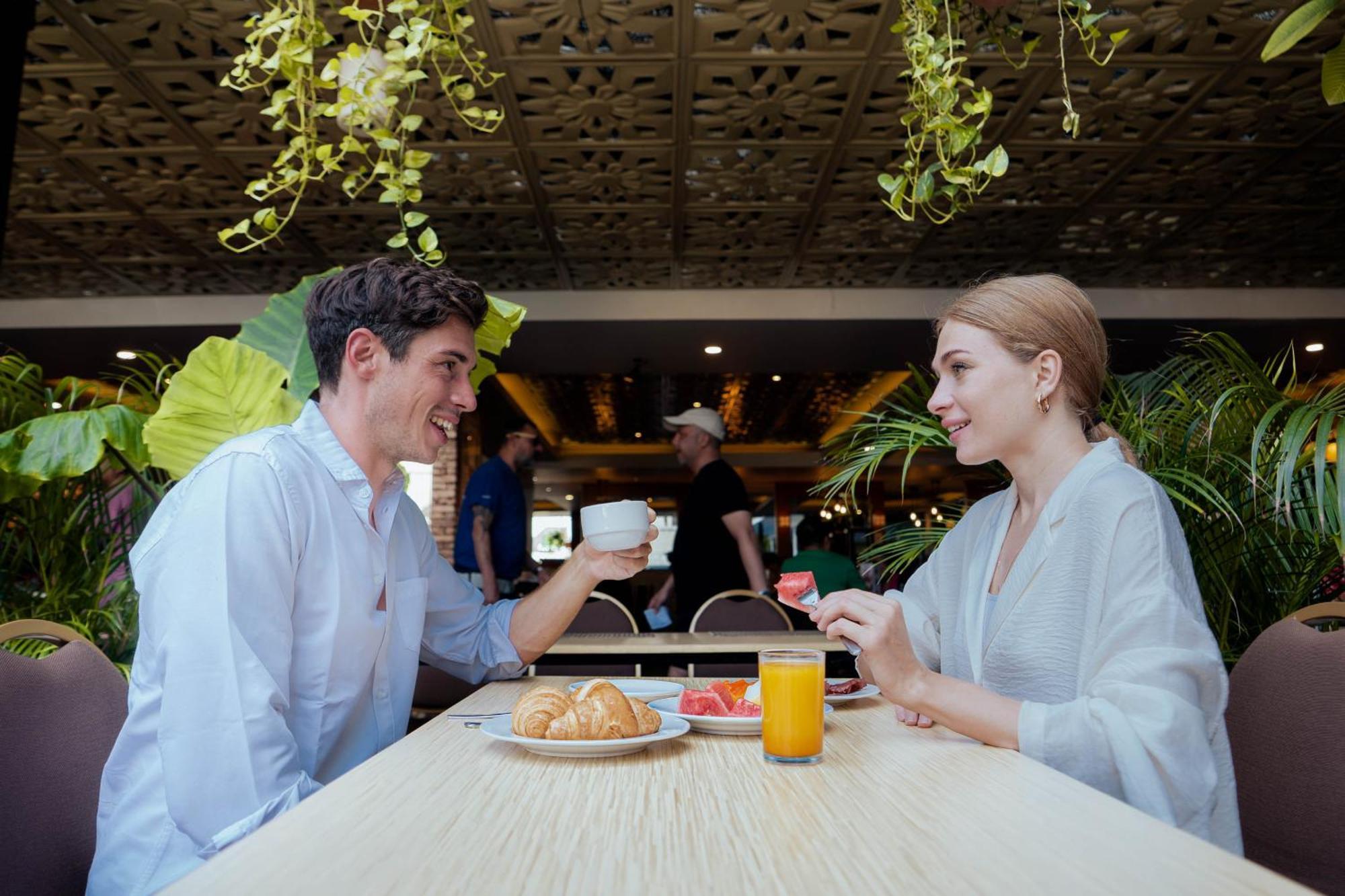Отель Horison Ultima Seminyak Bali - Chse Certified Экстерьер фото