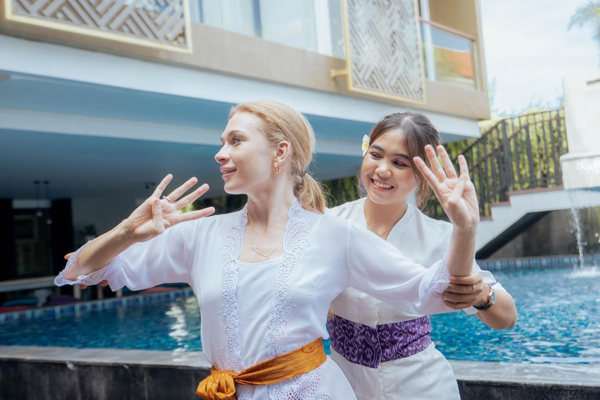 Отель Horison Ultima Seminyak Bali - Chse Certified Экстерьер фото